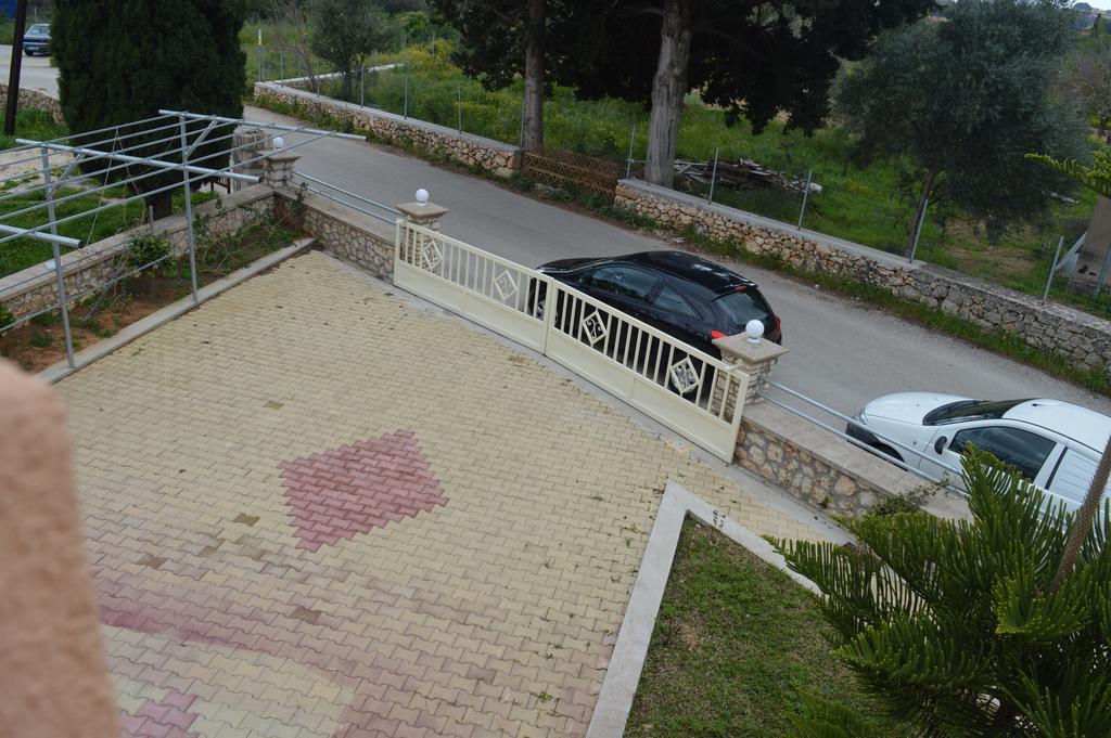 Mel'S Apartments Pesadha Exterior photo